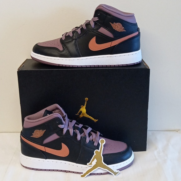 Air Jordan 1 mid se